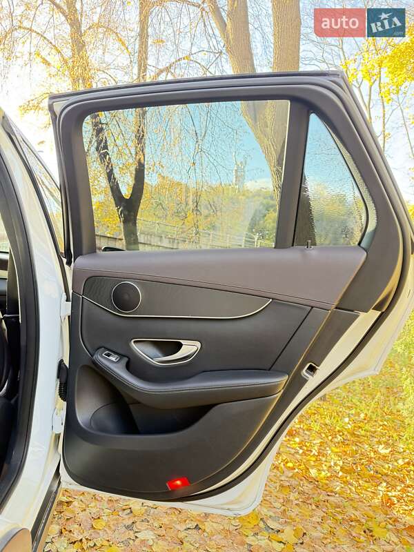 Внедорожник / Кроссовер Mercedes-Benz GLC-Class 2017 в Киеве фото 31 Внедорожник / Кроссовер Mercedes-Benz GLC-Class 2017 в Киеве