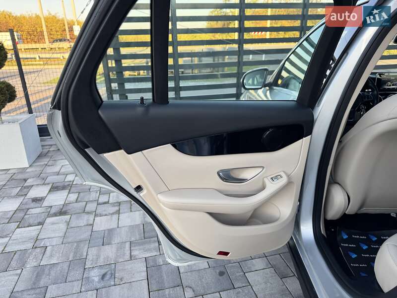 Позашляховик / Кросовер Mercedes-Benz GLC-Class 2016 в Рівному