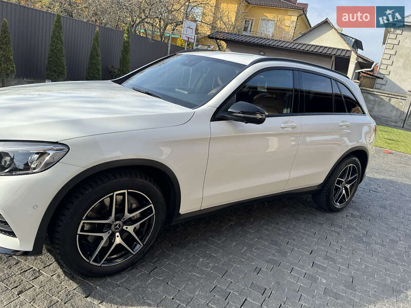 Позашляховик / Кросовер Mercedes-Benz GLC-Class 2018 в Чернівцях фото 3 Позашляховик / Кросовер Mercedes-Benz GLC-Class 2018 в Чернівцях