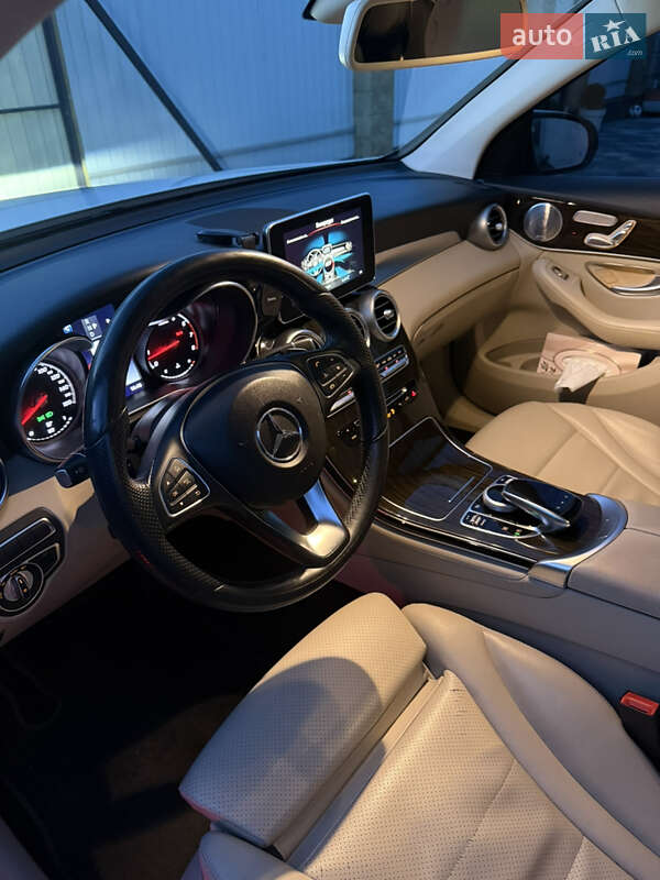 Внедорожник / Кроссовер Mercedes-Benz GLC-Class 2017 в Киеве