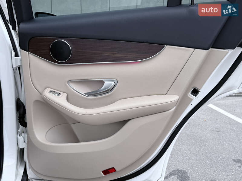 Внедорожник / Кроссовер Mercedes-Benz GLC-Class 2021 в Киеве