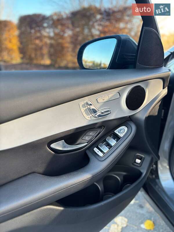 Внедорожник / Кроссовер Mercedes-Benz GLC-Class 2017 в Киеве