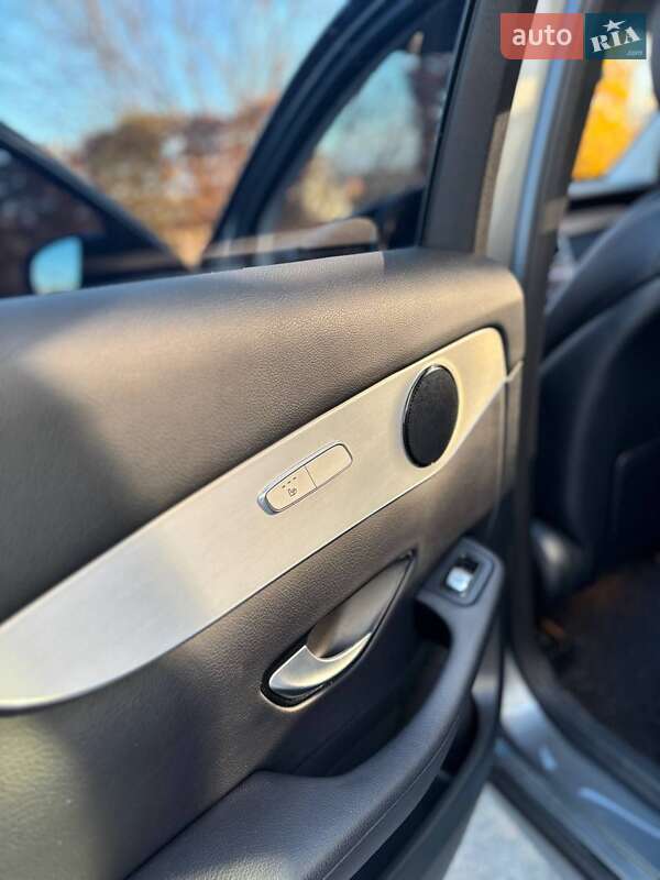 Внедорожник / Кроссовер Mercedes-Benz GLC-Class 2017 в Киеве