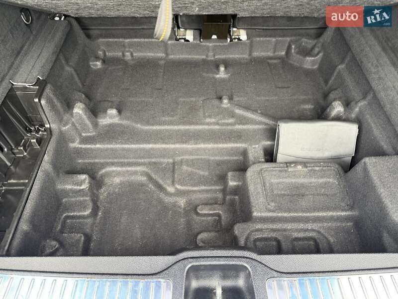 Позашляховик / Кросовер Mercedes-Benz GLC-Class 2016 в Києві