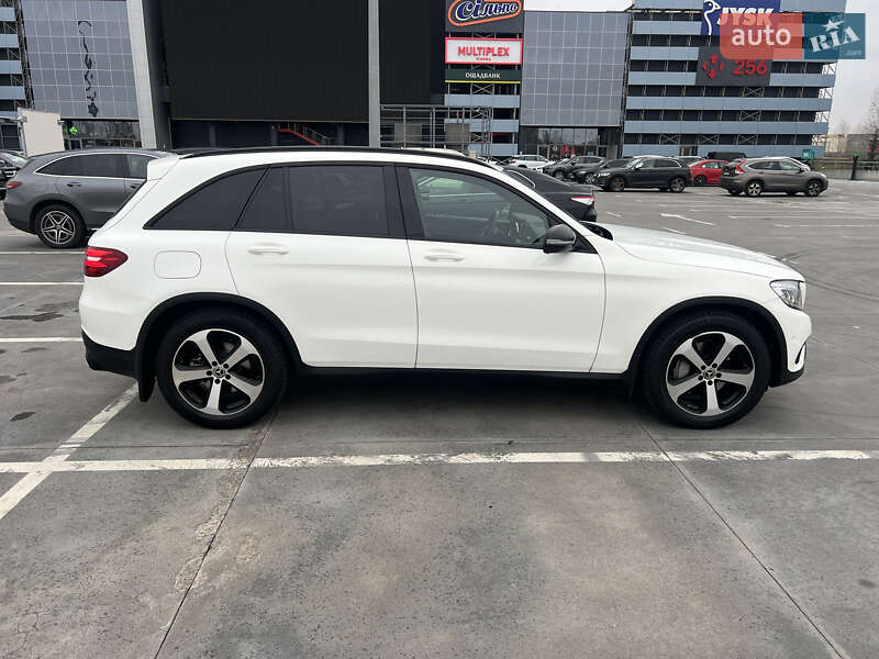 Позашляховик / Кросовер Mercedes-Benz GLC-Class 2017 в Києві фото 6 Позашляховик / Кросовер Mercedes-Benz GLC-Class 2017 в Києві