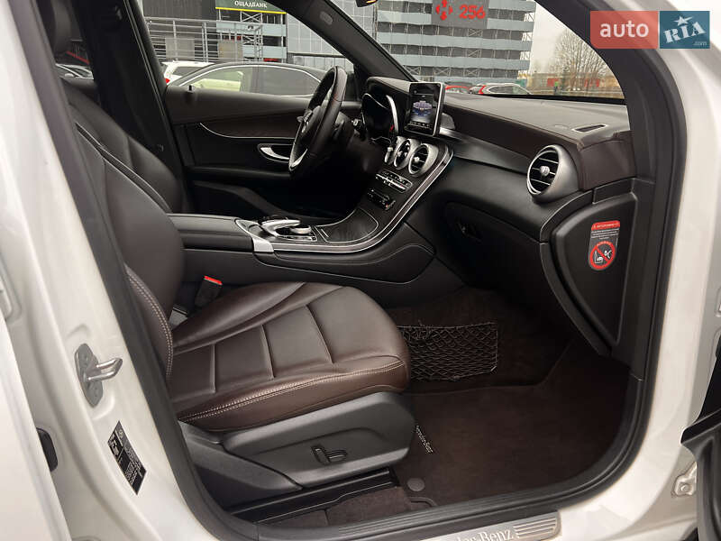 Позашляховик / Кросовер Mercedes-Benz GLC-Class 2017 в Києві фото 28 Позашляховик / Кросовер Mercedes-Benz GLC-Class 2017 в Києві