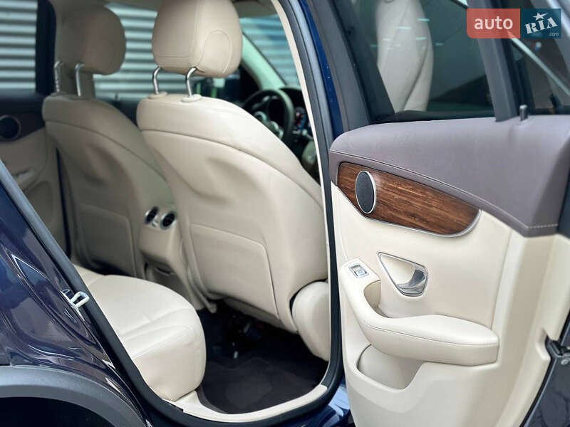 Позашляховик / Кросовер Mercedes-Benz GLC-Class 2021 в Києві