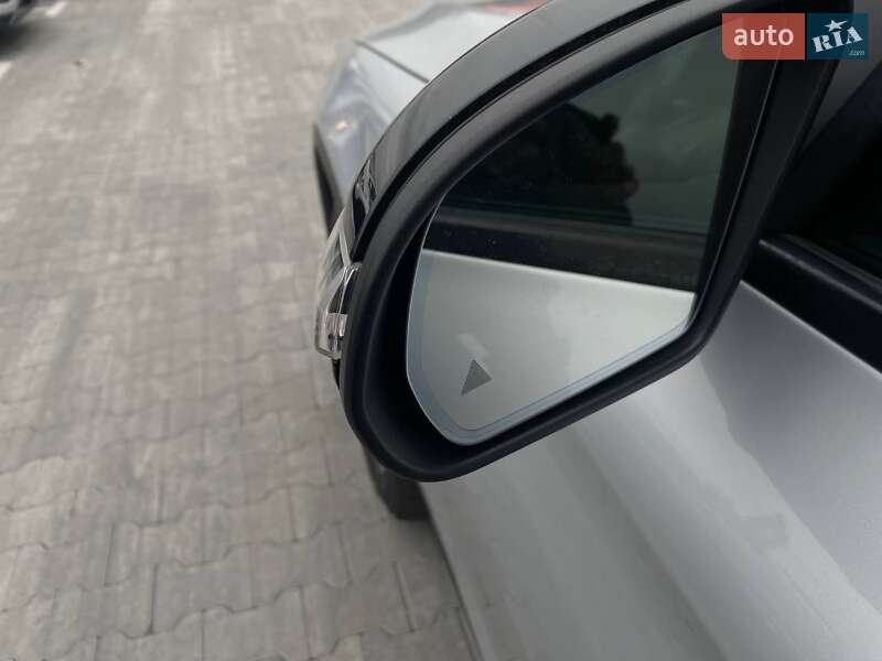 Внедорожник / Кроссовер Mercedes-Benz GLC-Class 2018 в Киеве