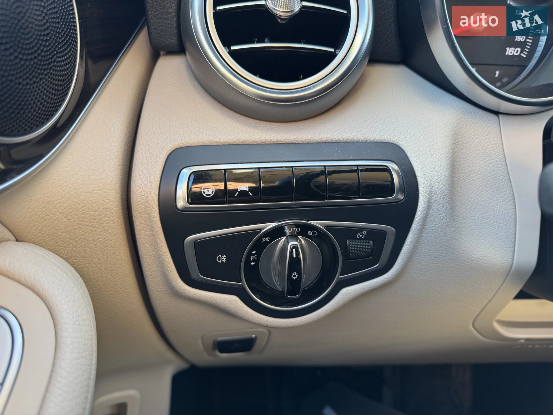 2016 Mercedes-Benz GLC - мініатюра 16