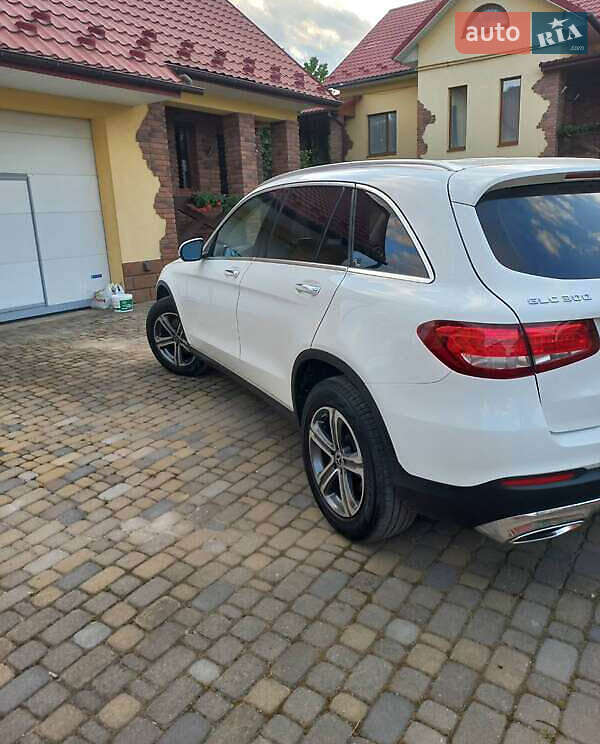 Внедорожник / Кроссовер Mercedes-Benz GLC-Class 2017 в Киеве