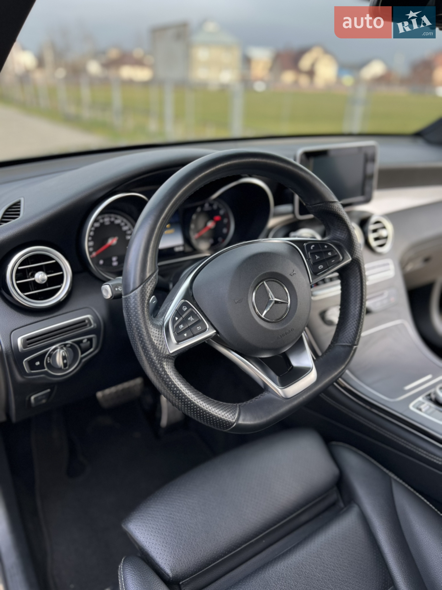 2019 Mercedes-Benz GLC - мініатюра 39