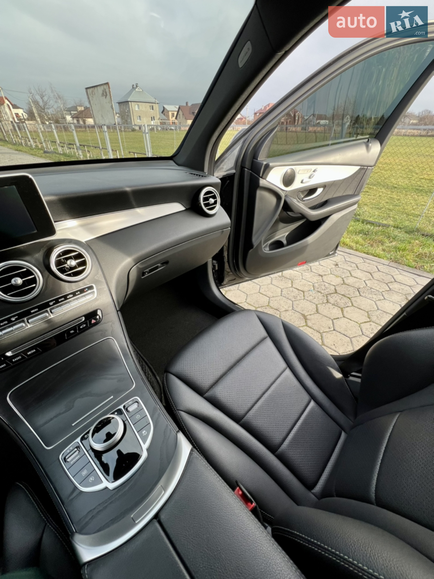 2019 Mercedes-Benz GLC - мініатюра 42