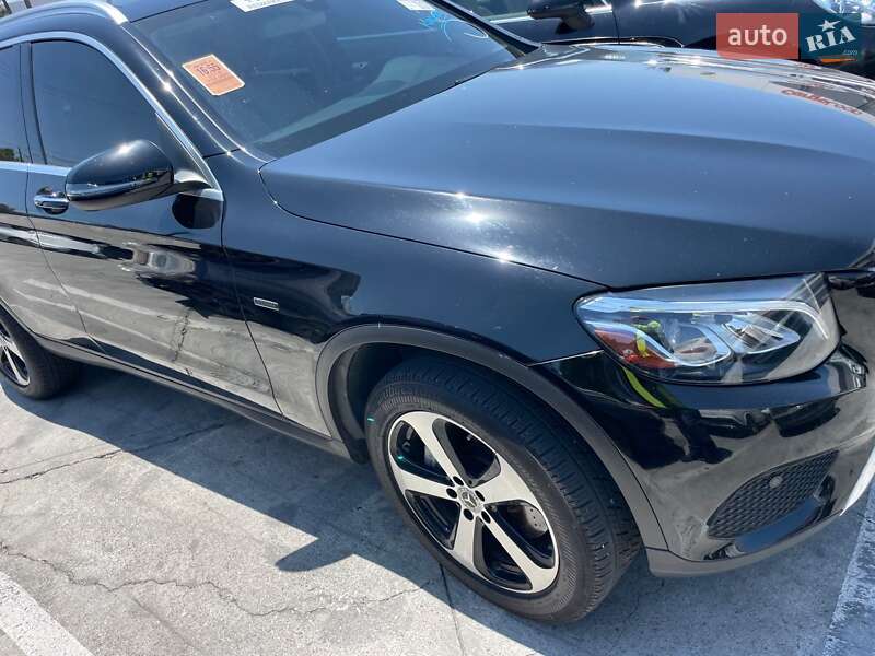 Внедорожник / Кроссовер Mercedes-Benz GLC-Class 2018 в Киеве