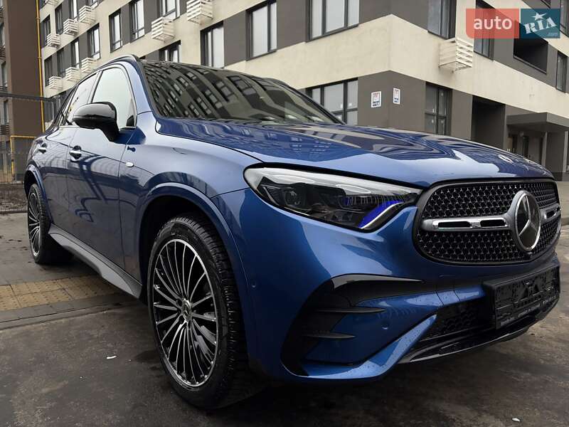 Mercedes-Benz GLC-Class 2025