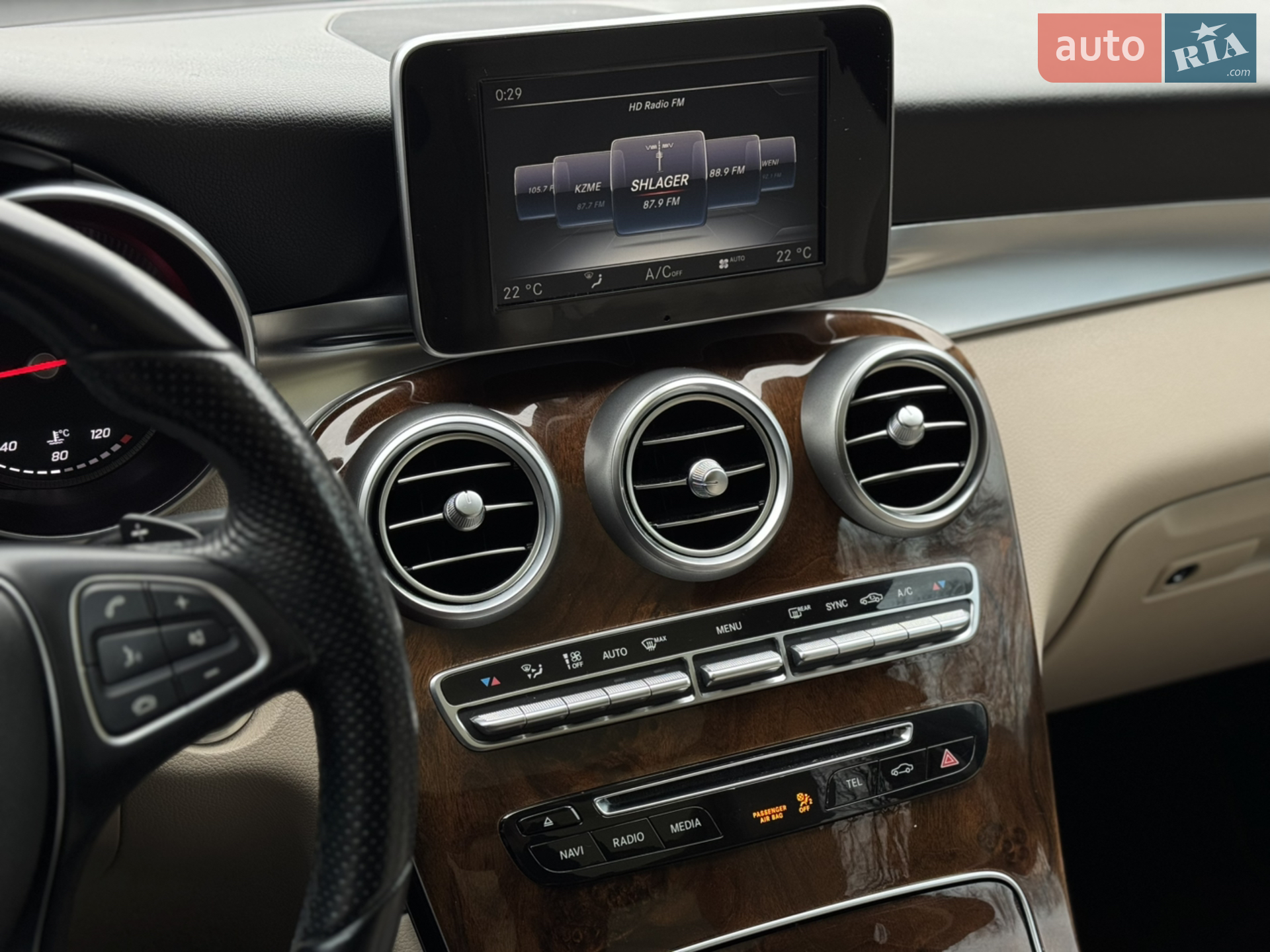 2016 Mercedes-Benz GLC - мініатюра 48