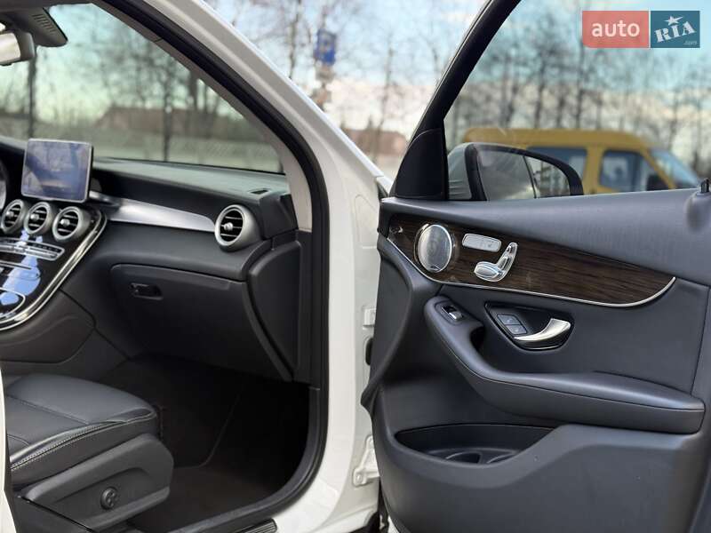 Внедорожник / Кроссовер Mercedes-Benz GLC-Class 2017 в Ивано-Франковске