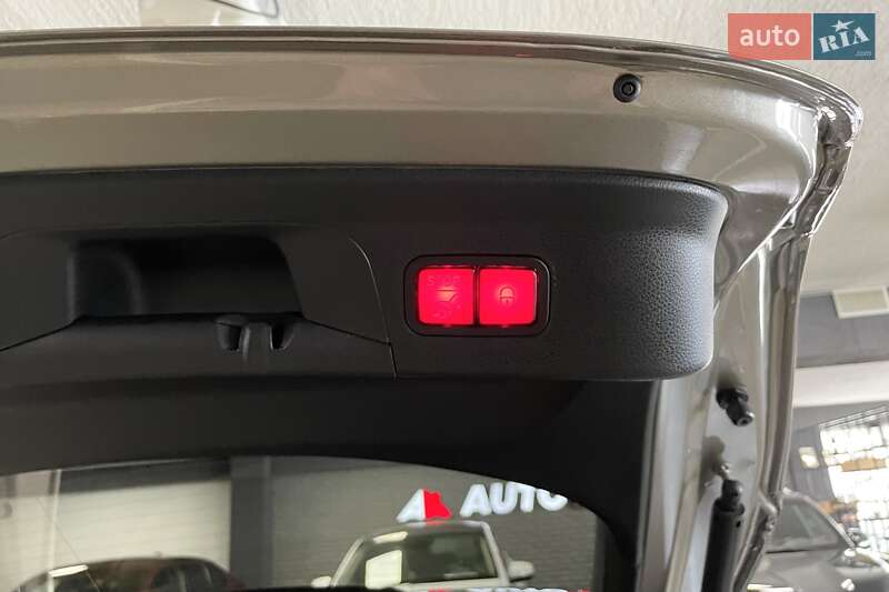 Внедорожник / Кроссовер Mercedes-Benz GLC-Class 2023 в Львове