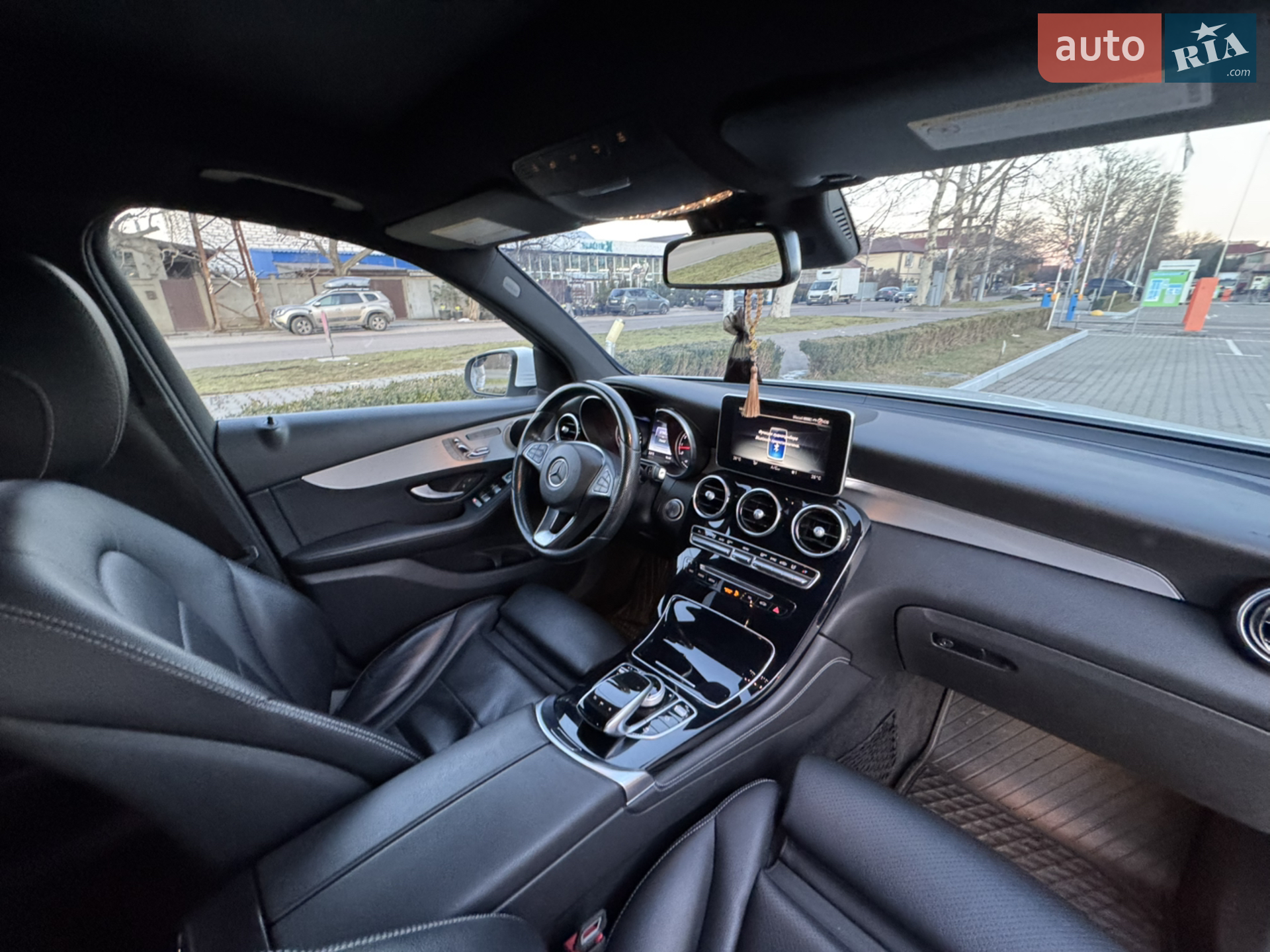 2016 Mercedes-Benz GLC - мініатюра 28