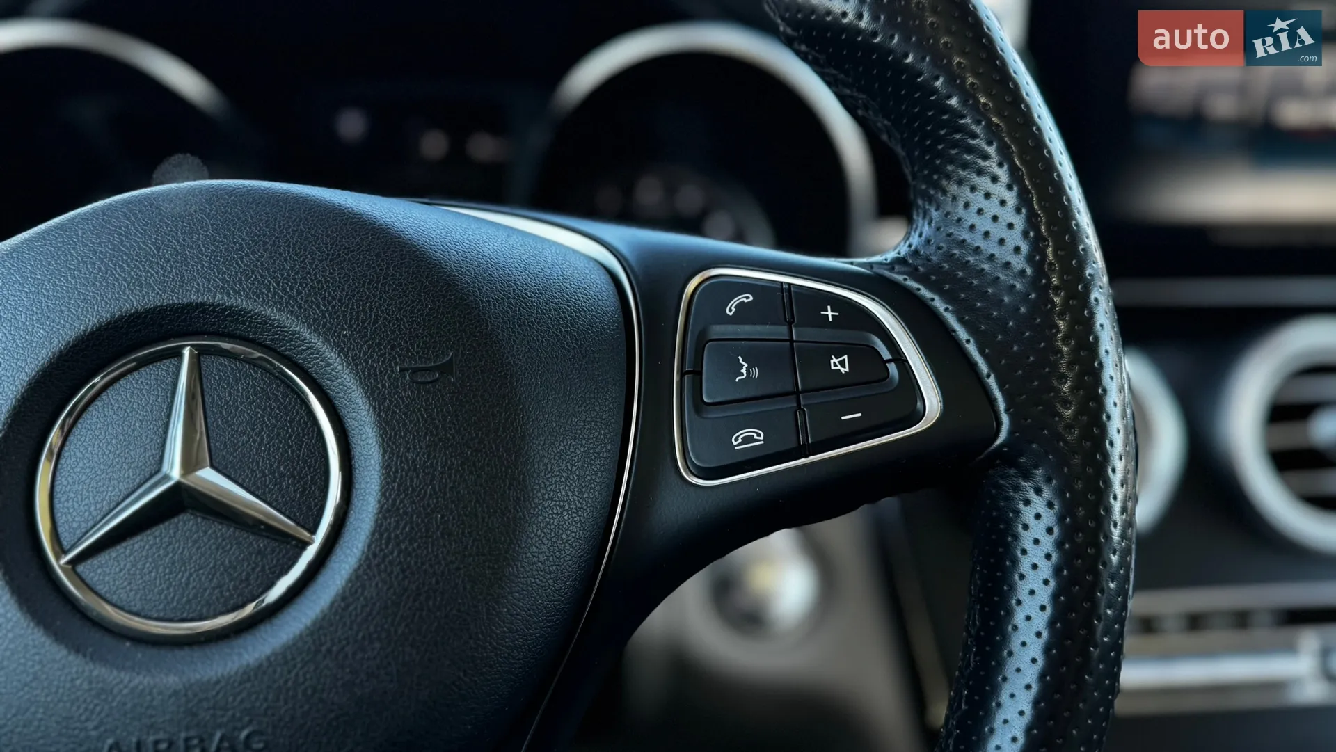 2016 Mercedes-Benz GLC - мініатюра 31