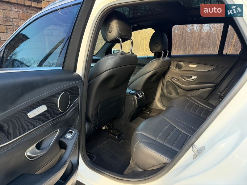 Внедорожник / Кроссовер Mercedes-Benz GLC-Class 2017 в Киеве