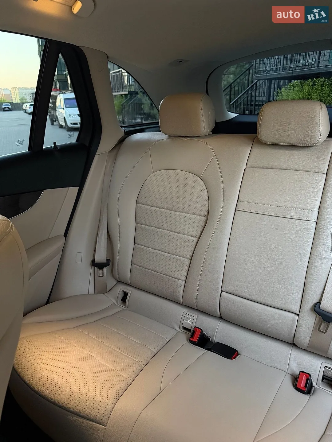 2018 Mercedes-Benz GLC - мініатюра 23