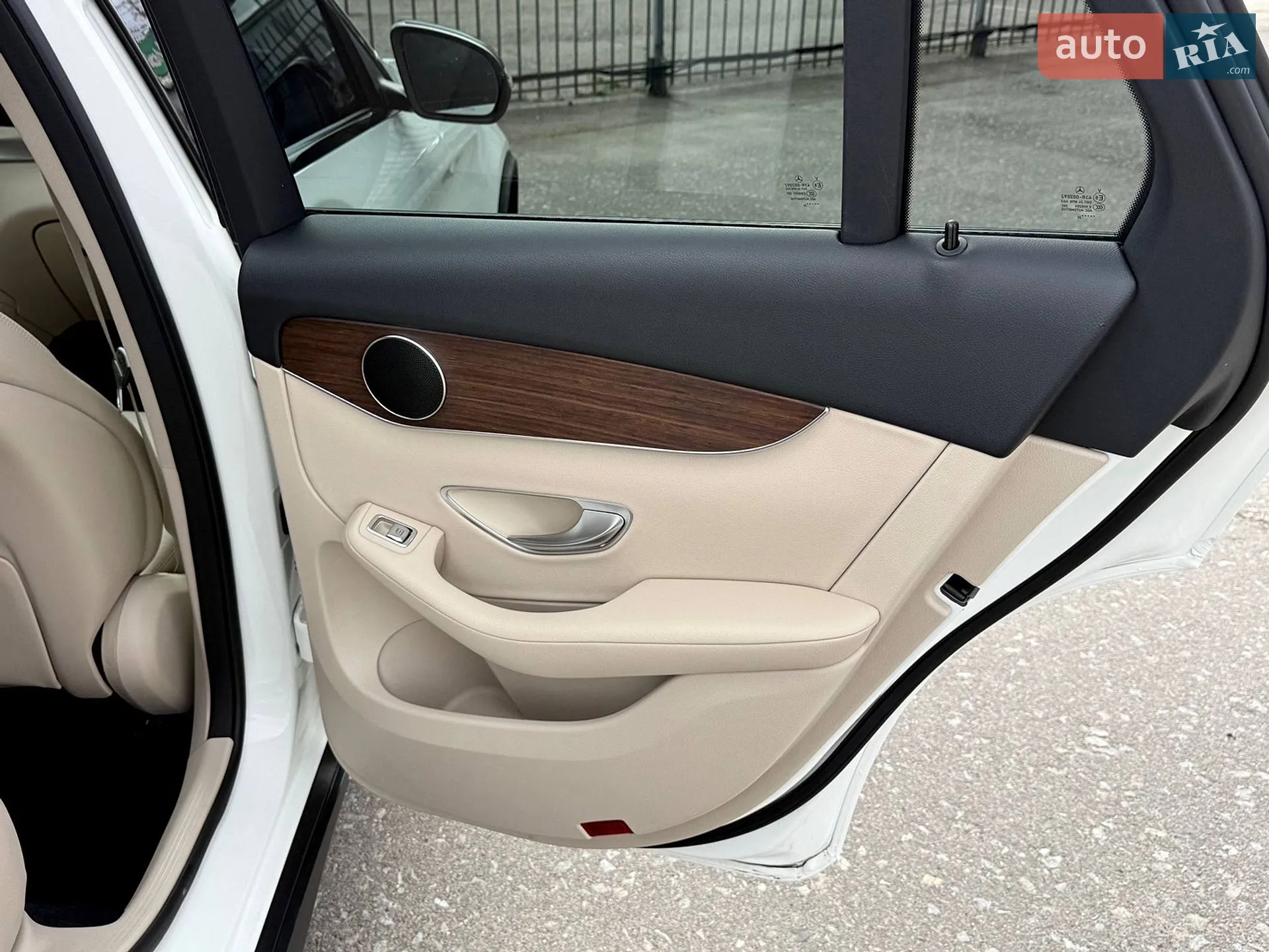 2022 Mercedes-Benz GLC - мініатюра 62
