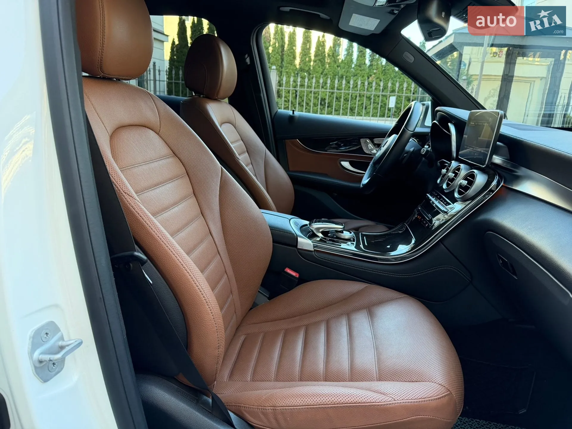 2016 Mercedes-Benz GLC - мініатюра 25