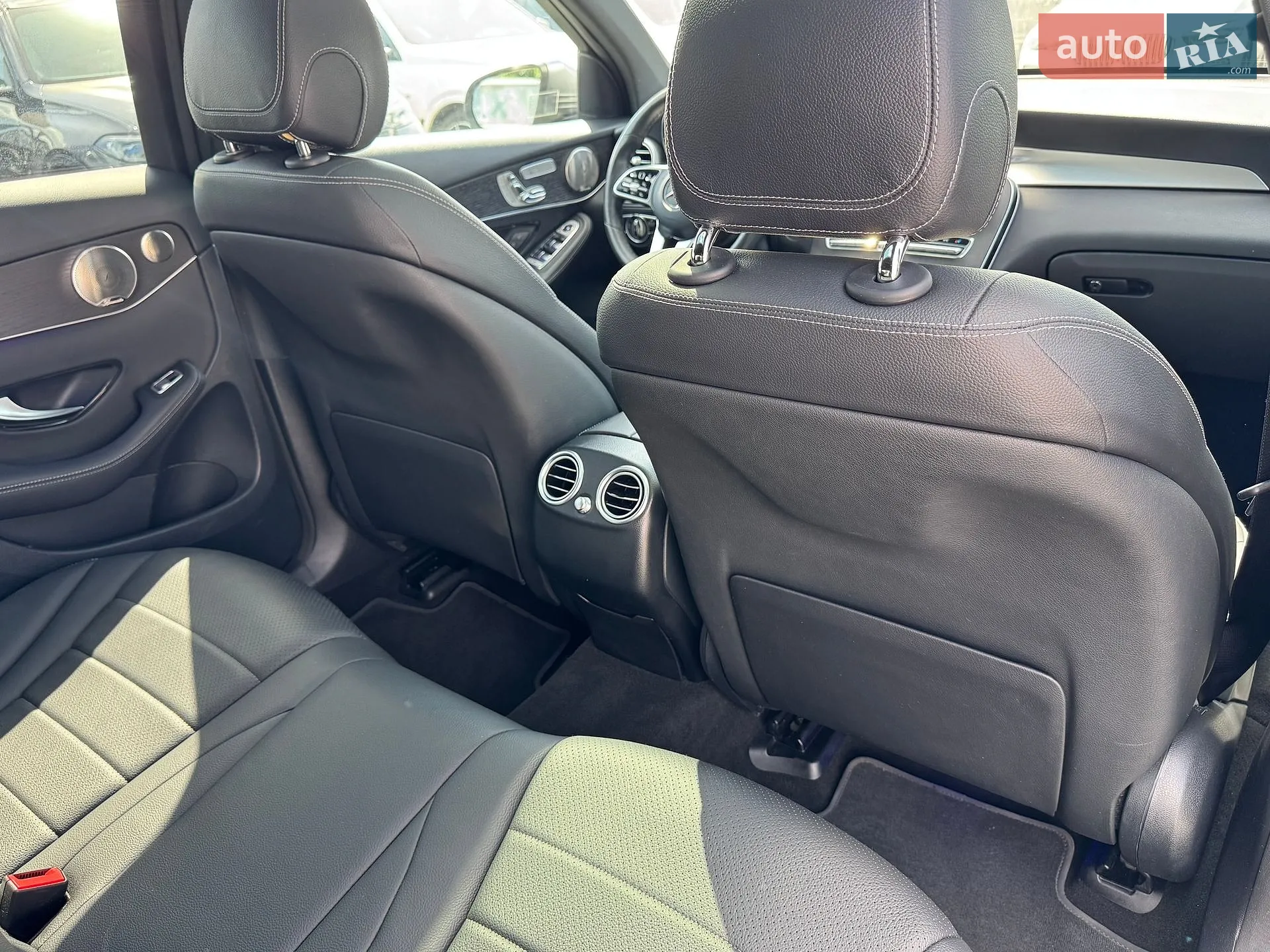 2021 Mercedes-Benz GLC - мініатюра 30