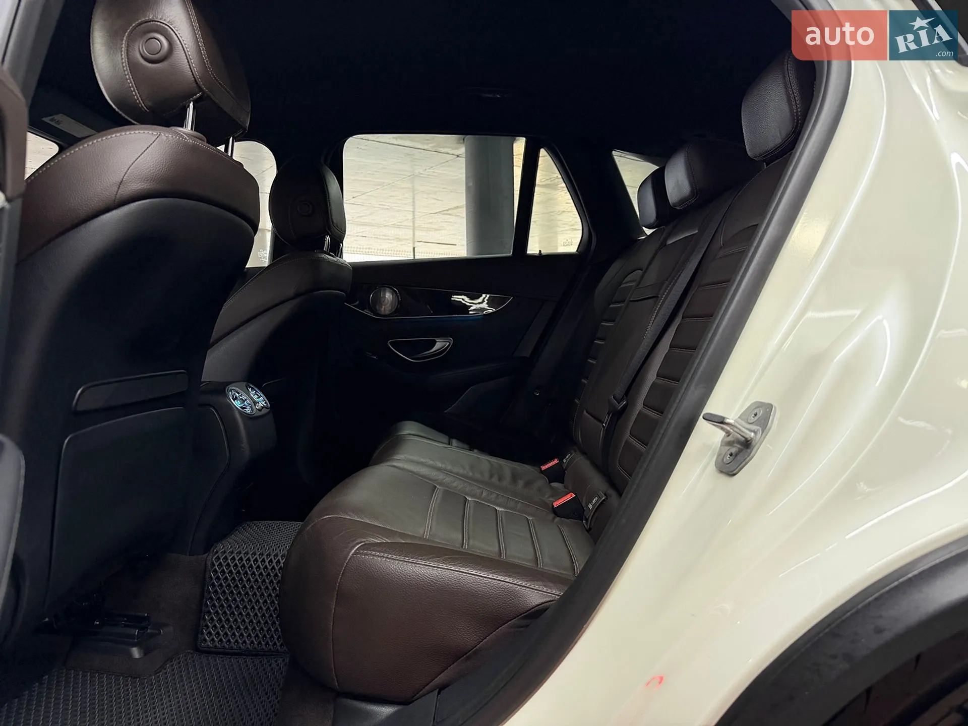 2016 Mercedes-Benz GLC - мініатюра 24