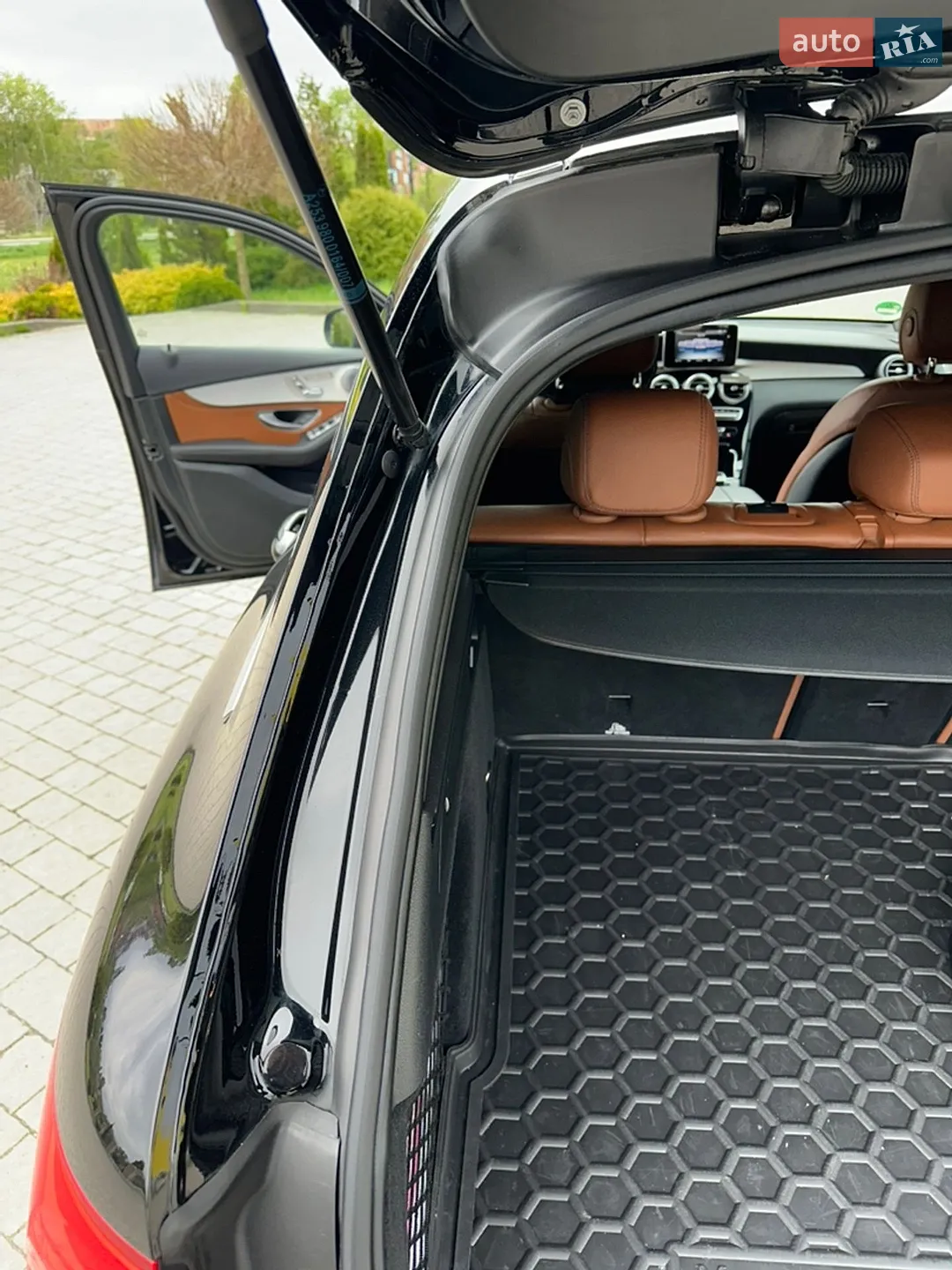 2017 Mercedes-Benz GLC - мініатюра 28