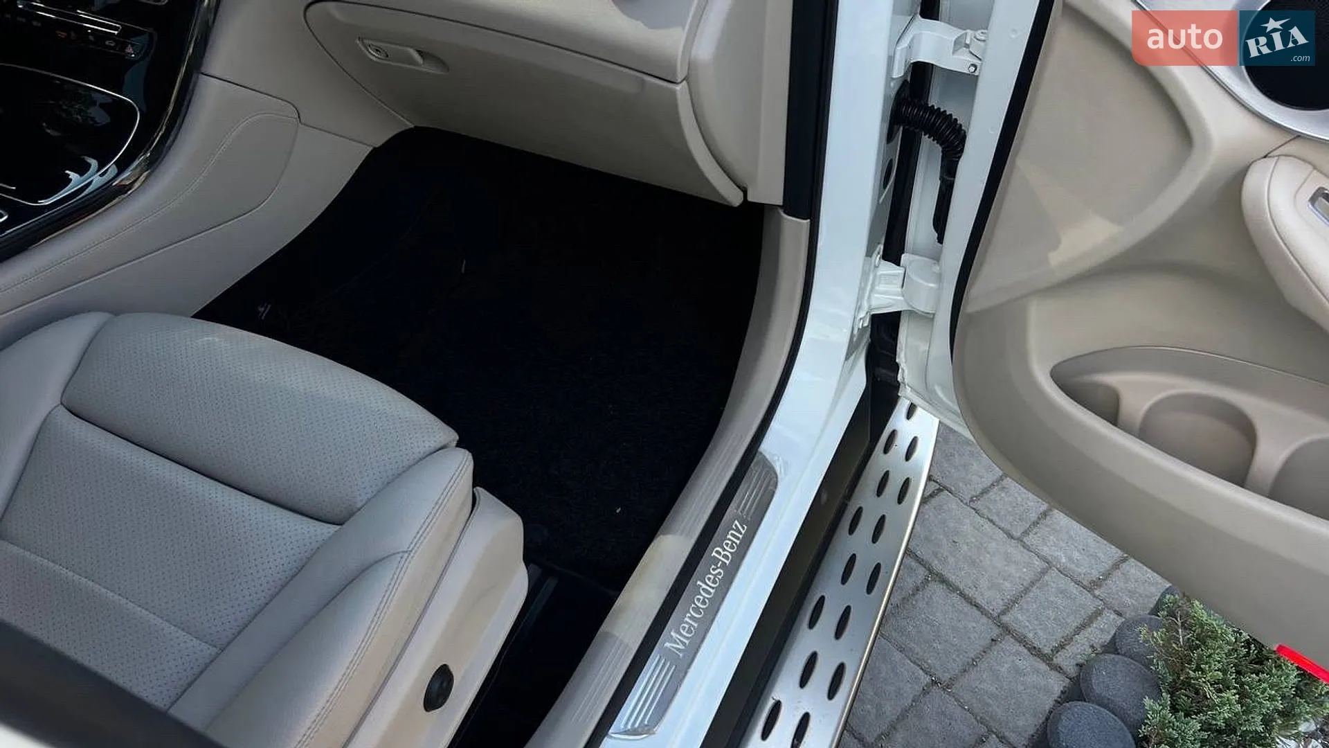 2018 Mercedes-Benz GLC - мініатюра 31
