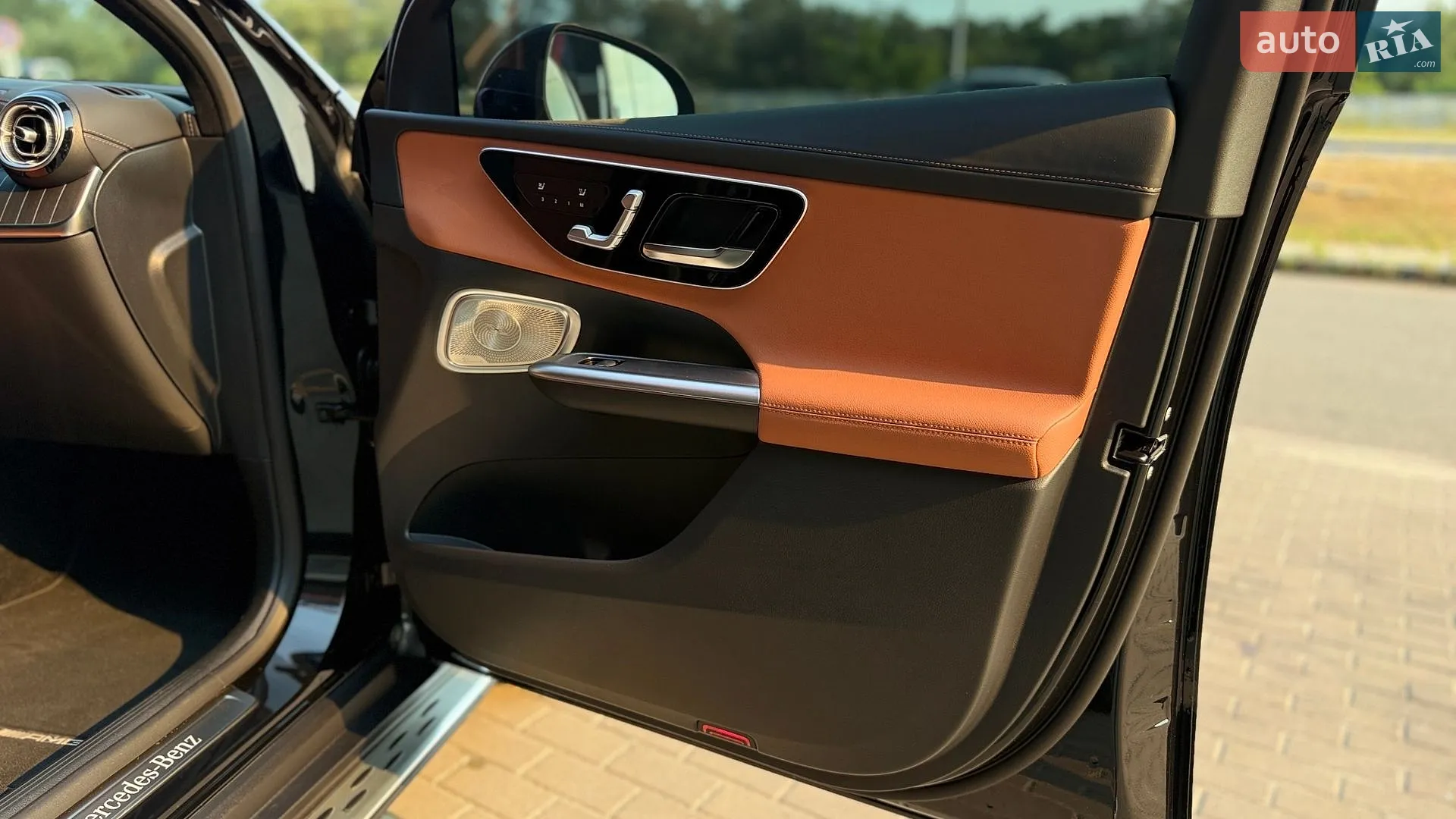 2025 Mercedes-Benz GLC - мініатюра 26