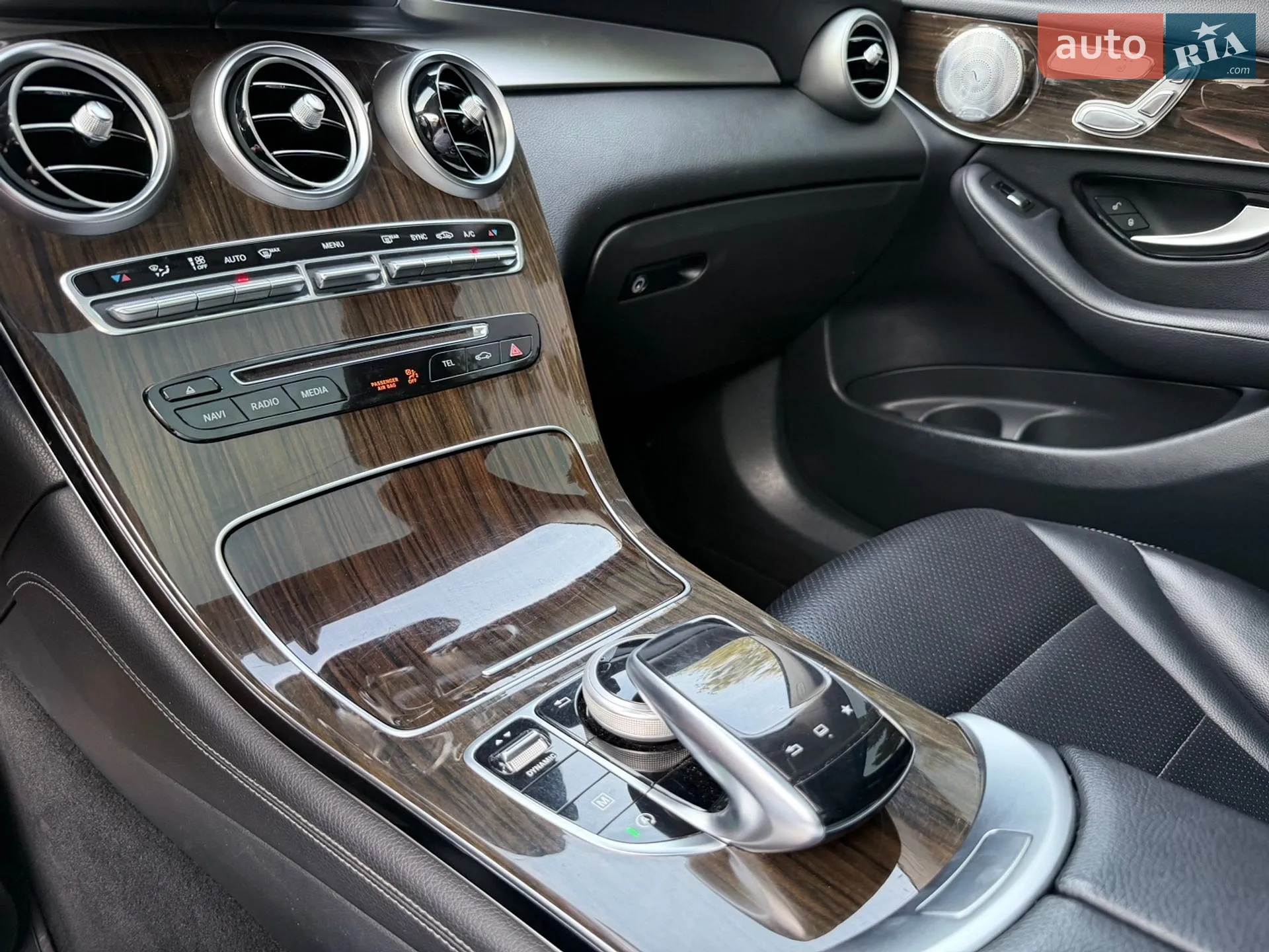 2015 Mercedes-Benz GLC - мініатюра 27