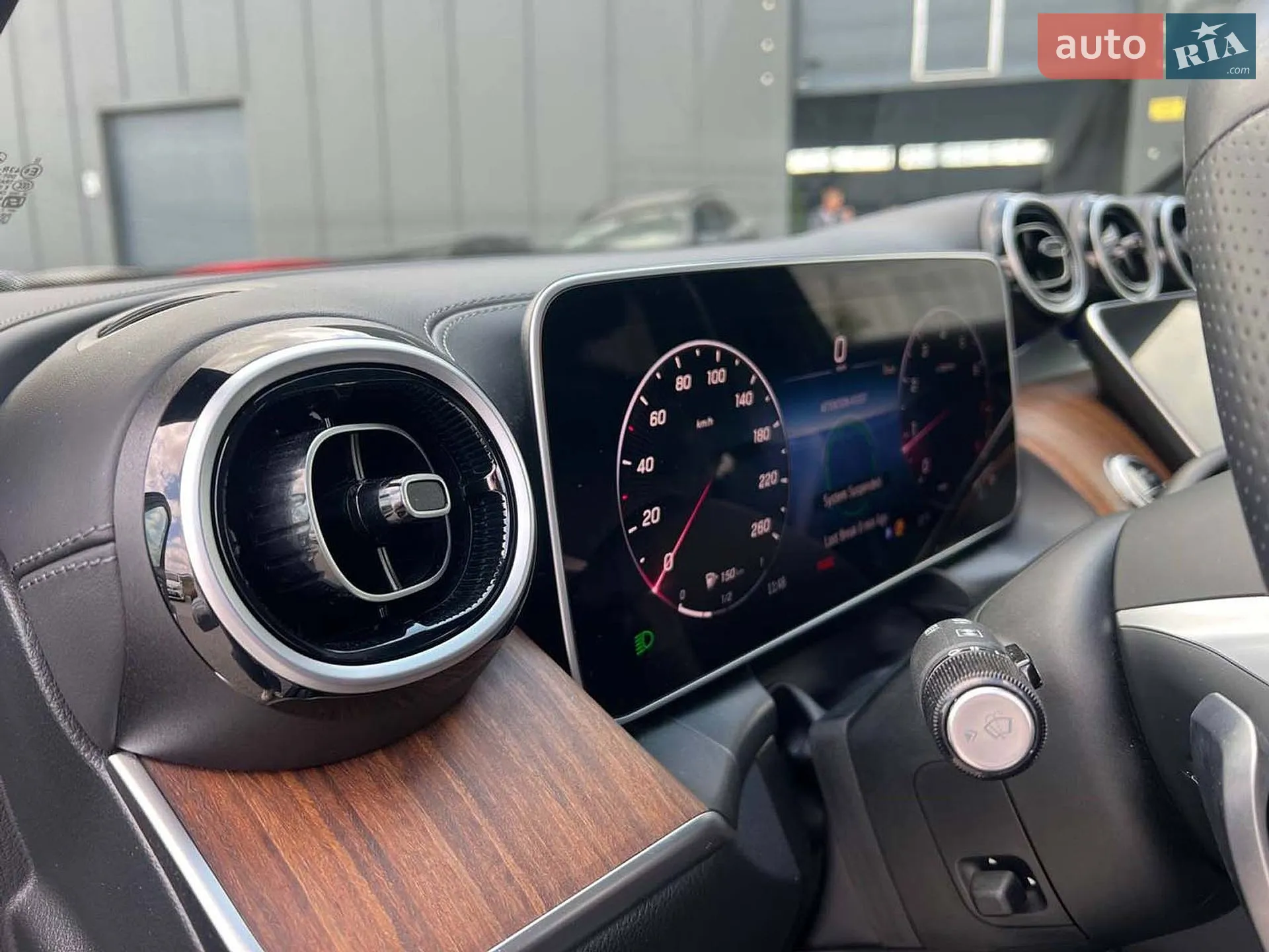 2024 Mercedes-Benz GLC - мініатюра 27