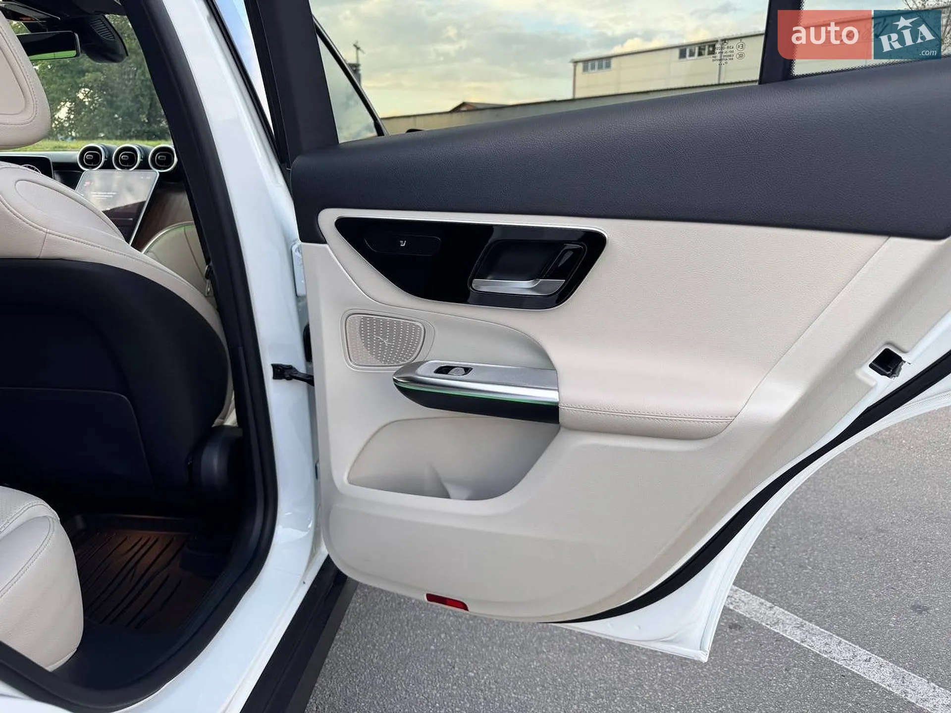2022 Mercedes-Benz GLC - мініатюра 14