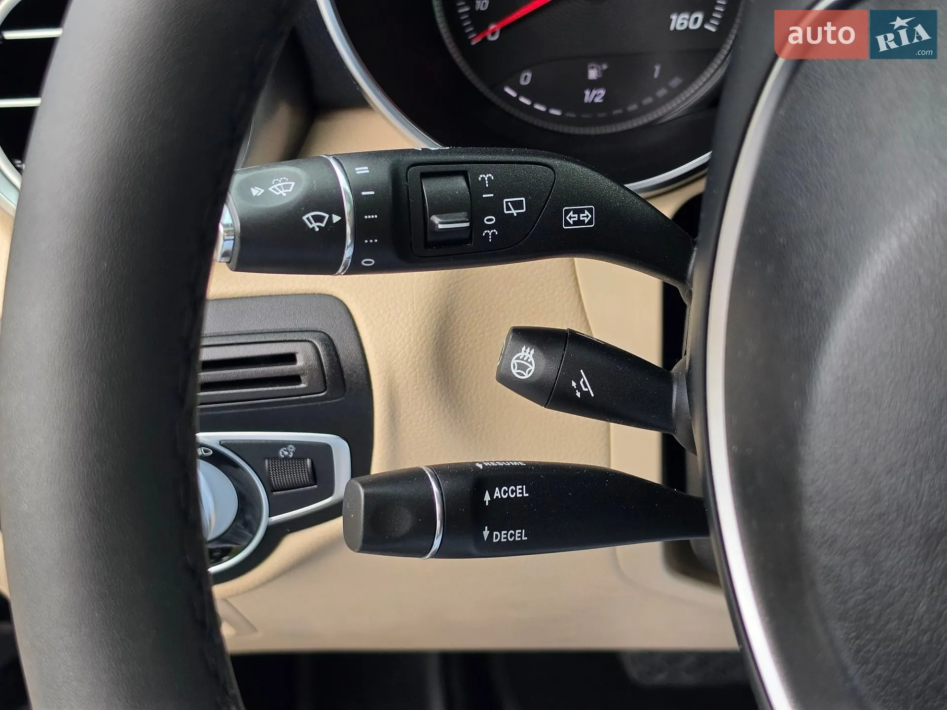 2016 Mercedes-Benz GLC - мініатюра 26
