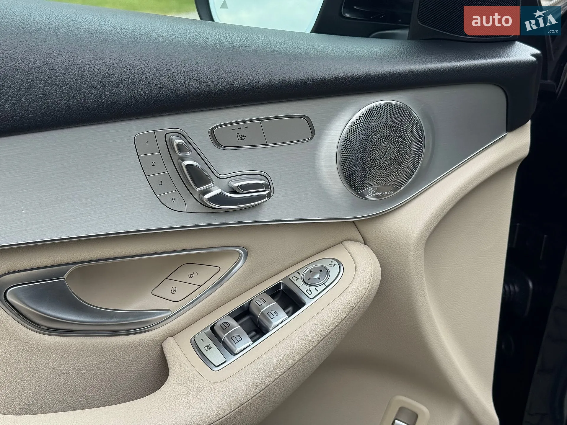 2016 Mercedes-Benz GLC - мініатюра 32