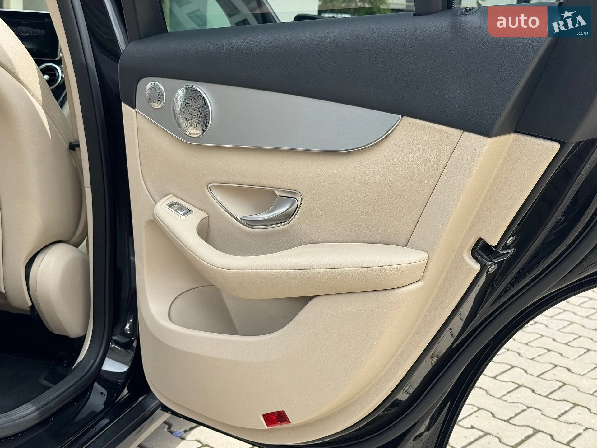 2016 Mercedes-Benz GLC - мініатюра 46