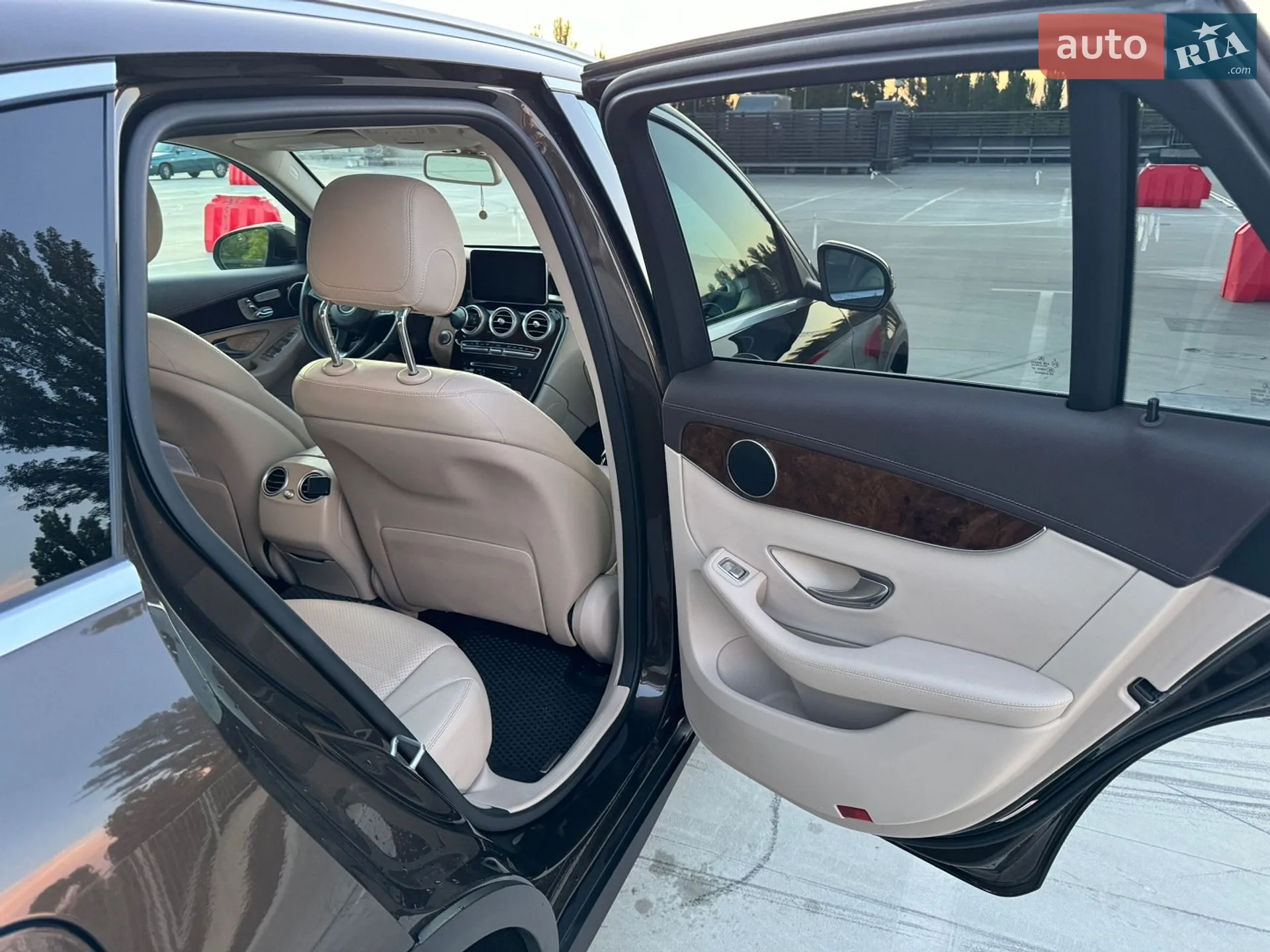 2017 Mercedes-Benz GLC - мініатюра 18