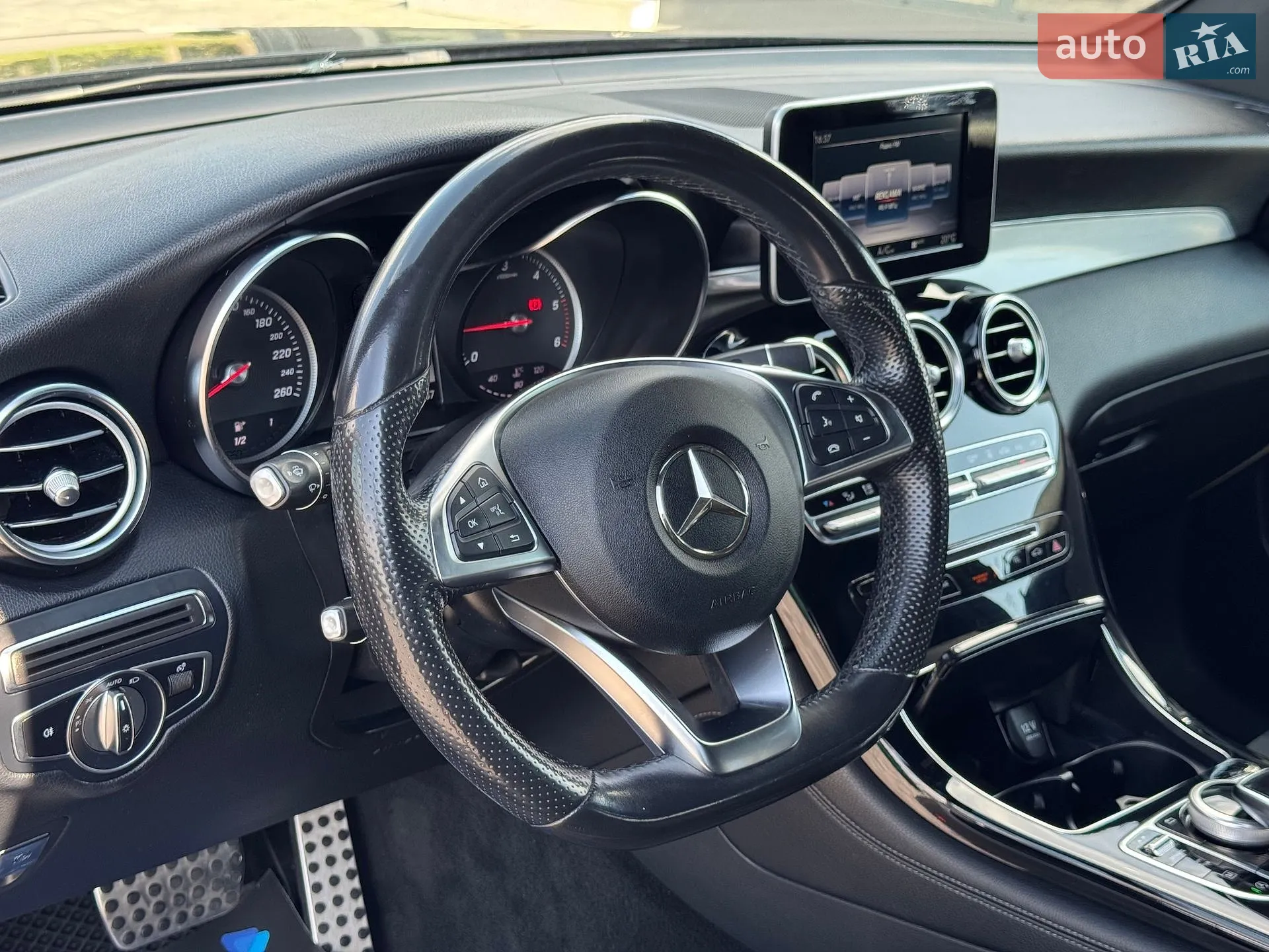 2018 Mercedes-Benz GLC - мініатюра 17