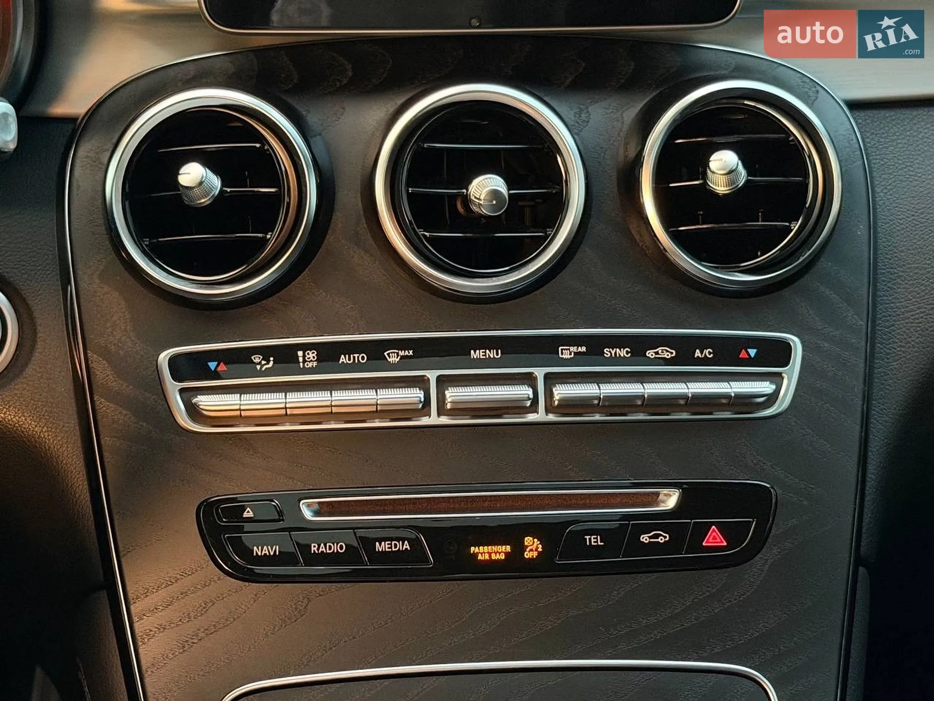 2019 Mercedes-Benz GLC - мініатюра 36