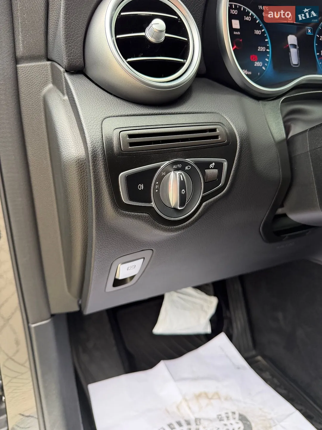 2021 Mercedes-Benz GLC - мініатюра 18