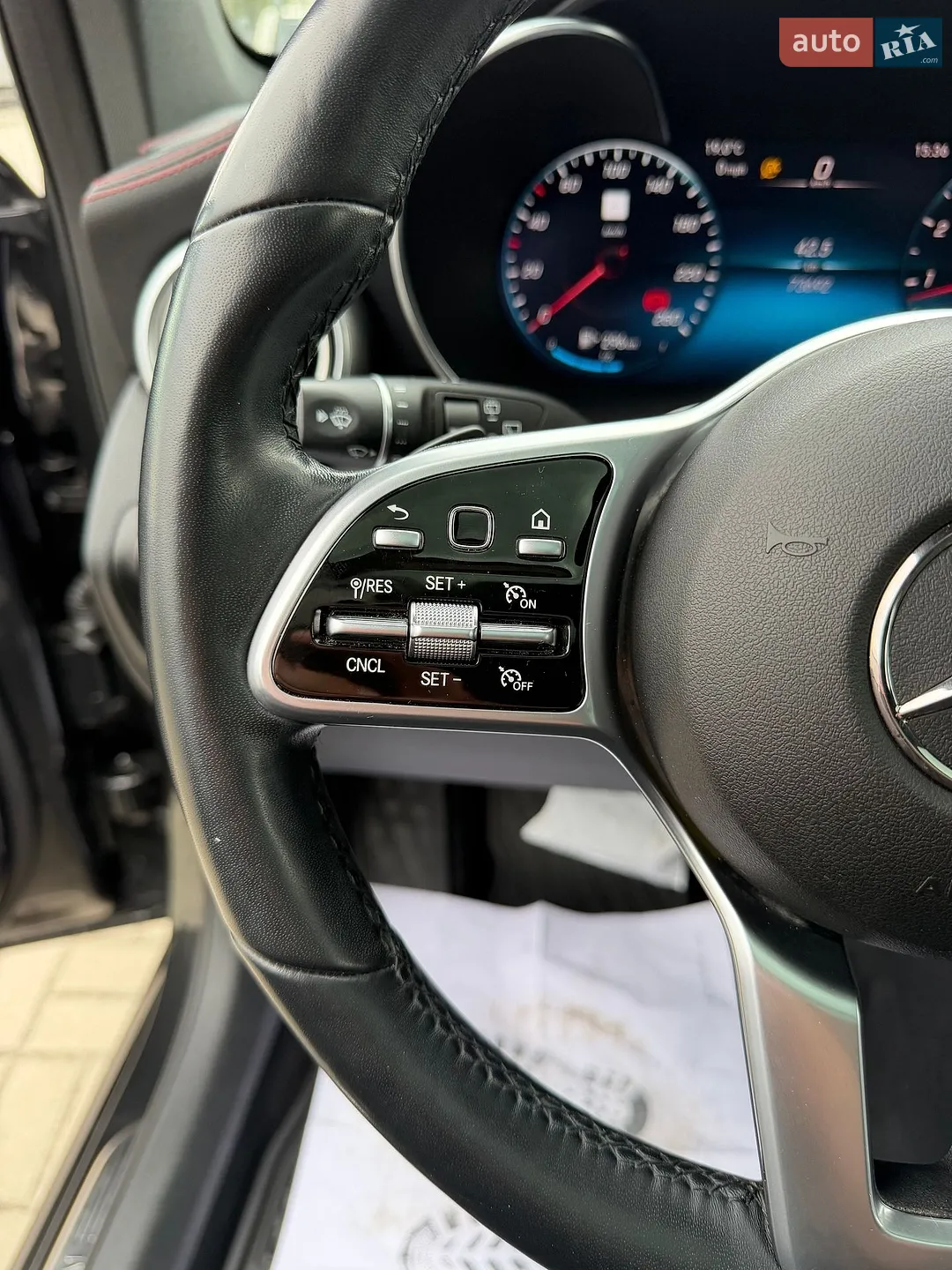 2021 Mercedes-Benz GLC - мініатюра 28