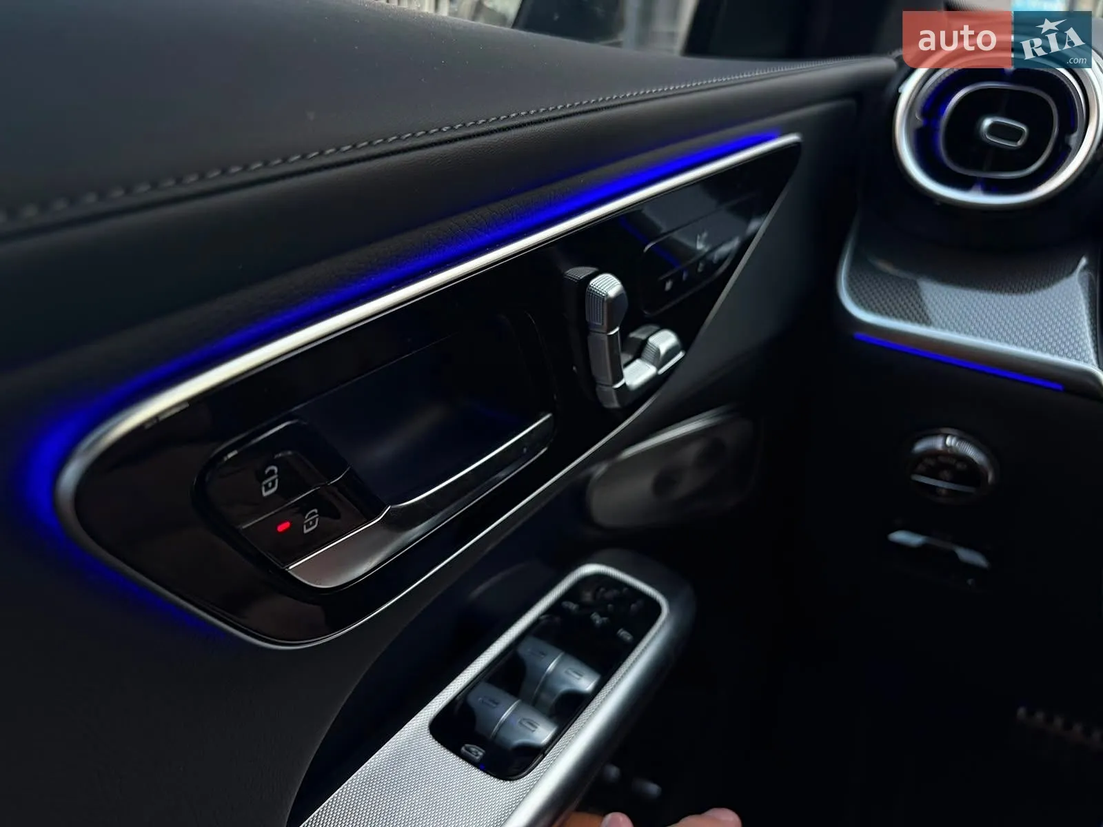 2025 Mercedes-Benz GLC - мініатюра 131
