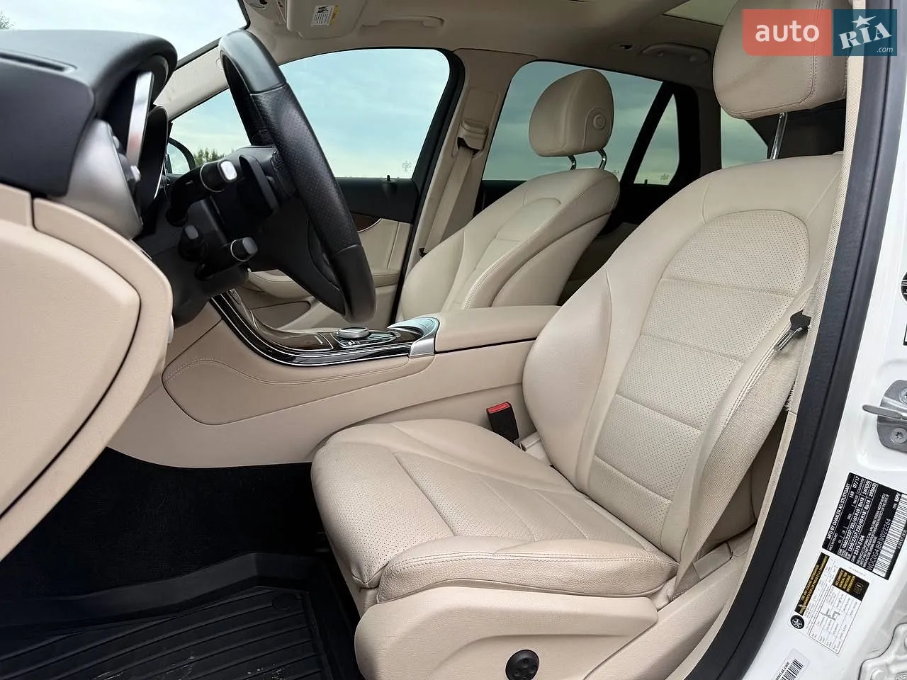 2017 Mercedes-Benz GLC - мініатюра 17