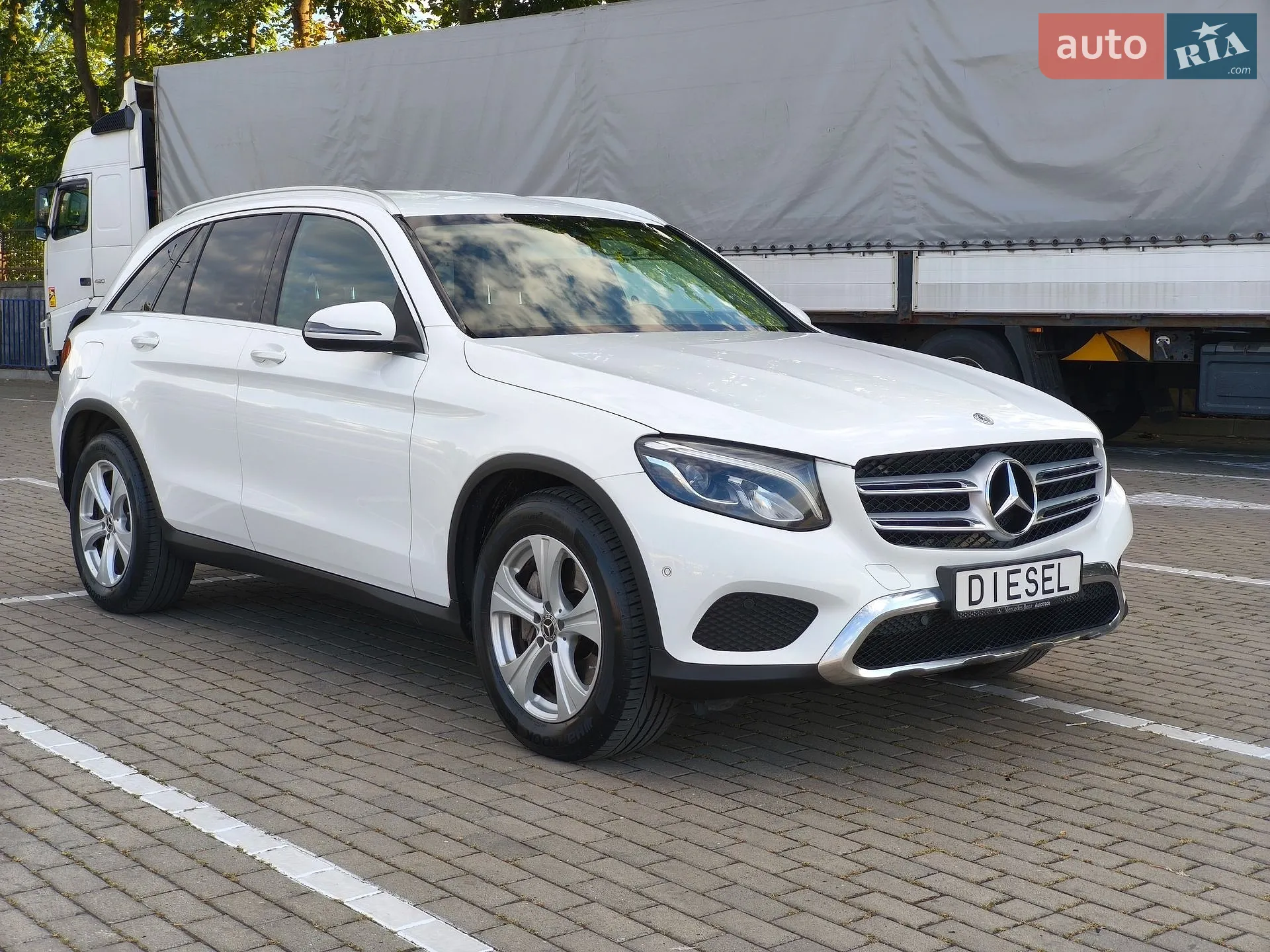 2017 Mercedes-Benz GLC - мініатюра 2