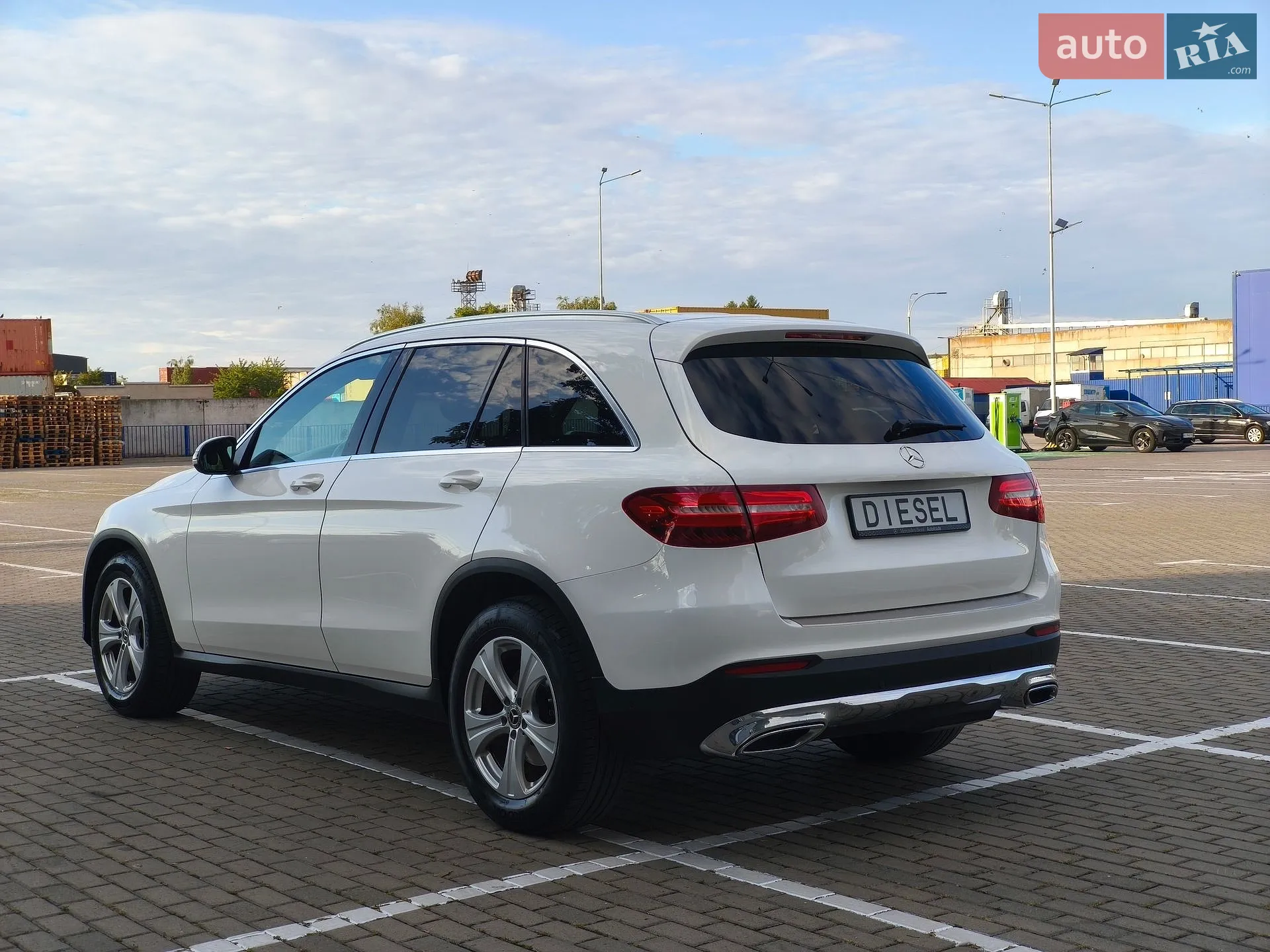 2017 Mercedes-Benz GLC - мініатюра 3