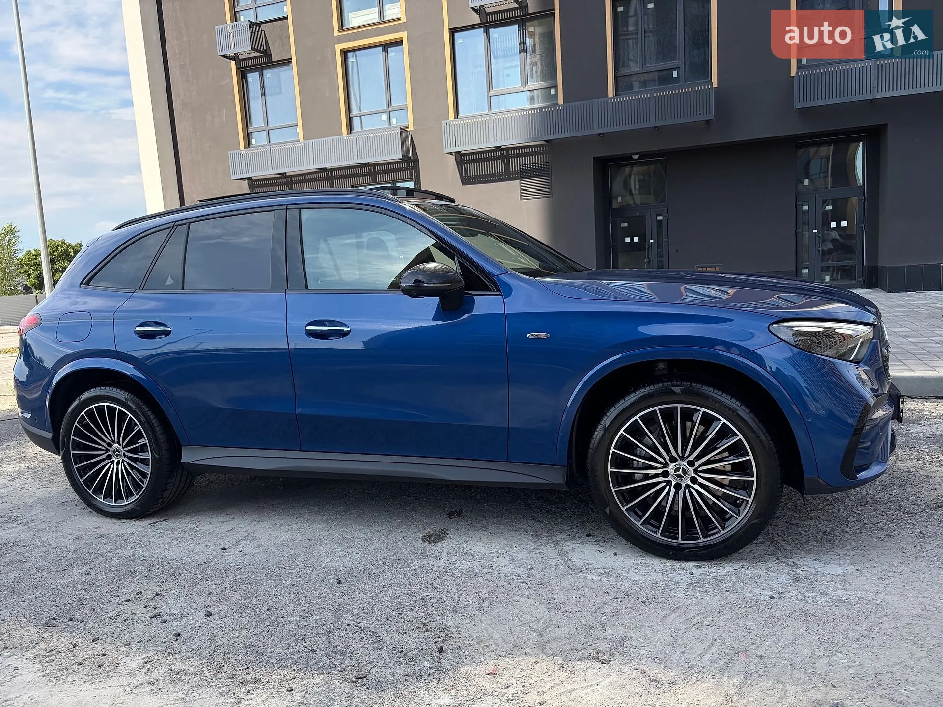 2025 Mercedes-Benz GLC - мініатюра 21