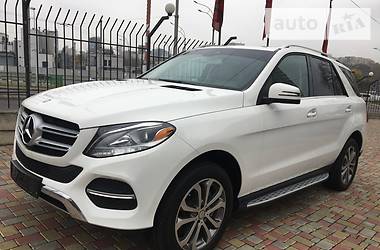 Позашляховик / Кросовер Mercedes-Benz GLE-Class 2016 в 