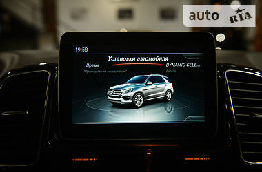Позашляховик / Кросовер Mercedes-Benz GLE-Class 2017 в 